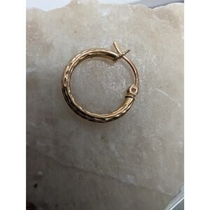 10K Gold Hammered Hoop Earring Single Leverback Made in Japan 0.75" Dia .34 gr